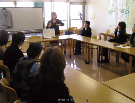 スタッフにレクチャー